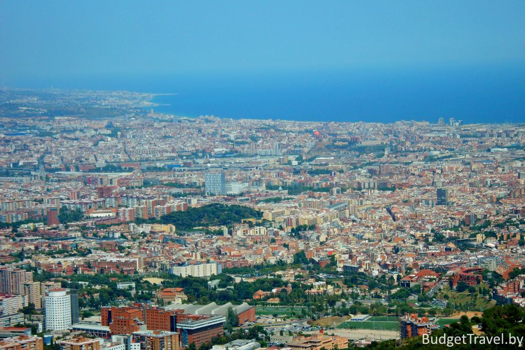 Вид на Барселону с горы Тибидабо
