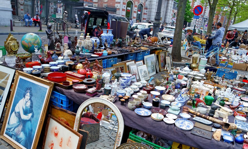 Блошиный рынок в Брюсселе — Marolles Flea Market