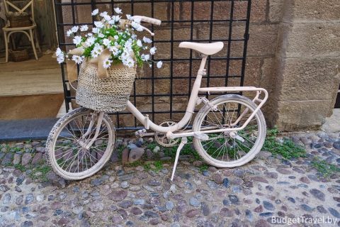 Бледно-розовый велосипед - Альгеро
