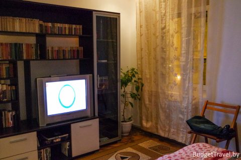 Квартира в Брашове с телевизором