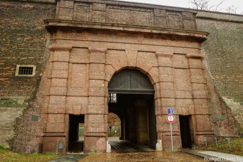 Кирпичные ворота - Вышеград в Праге