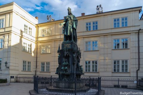 Площадь Крестоносцев - Памятник Карлу IV