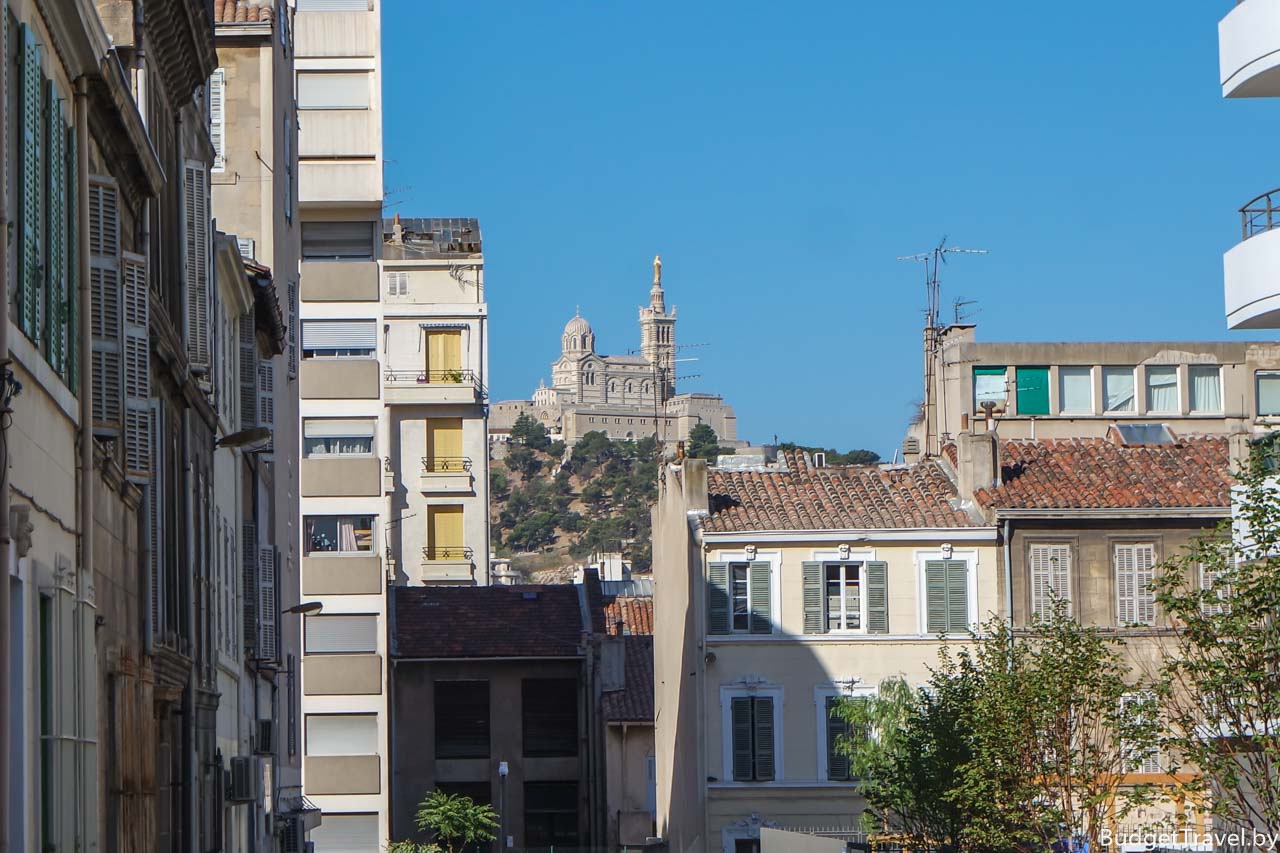 Вид на Нотр-Дам-де-ля-Гард в Марселе
