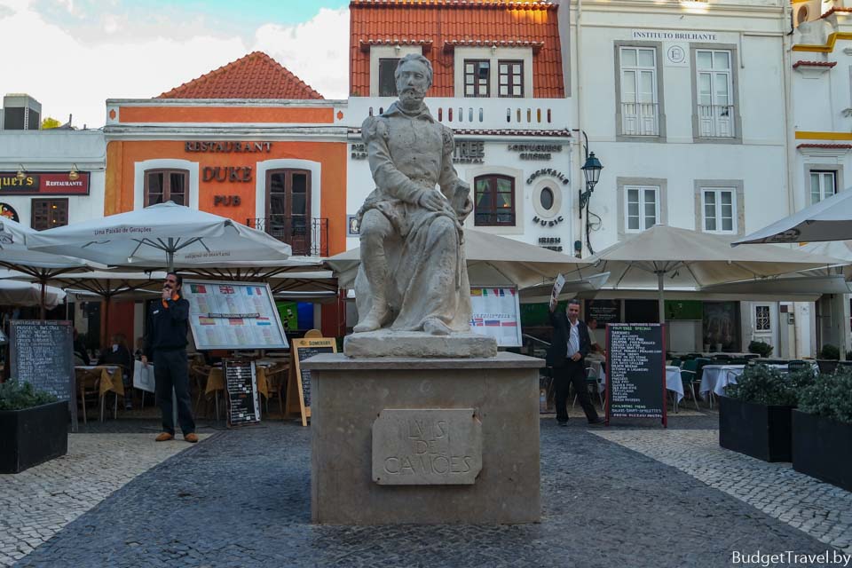 Кашкайш, Памятник поэту Луису де Камоэнсу