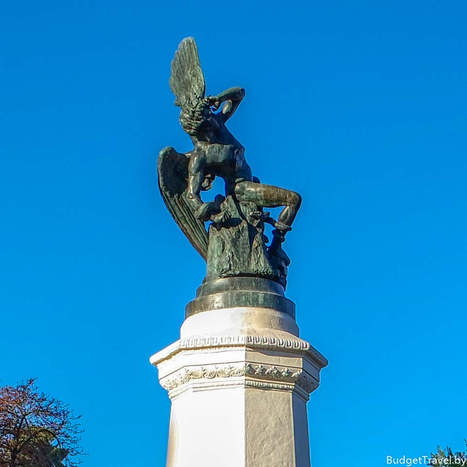 Падший Ангел в парке Ретиро, Мадрид