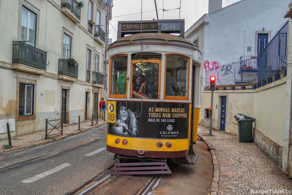 Трамвай на улицах Лиссабона