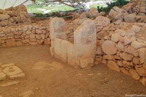Руины храма Мнайдра на Мальте