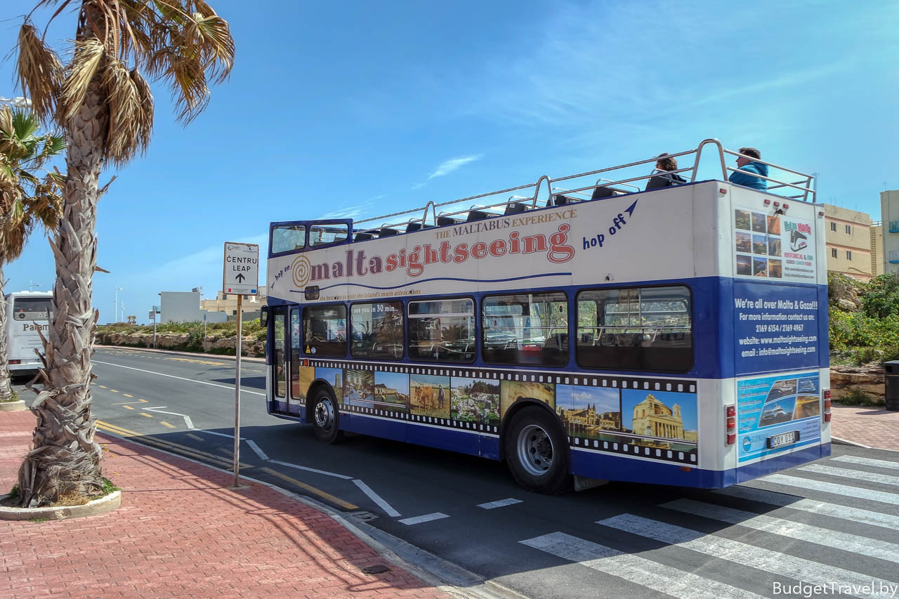 Туристический автобус на Мальте