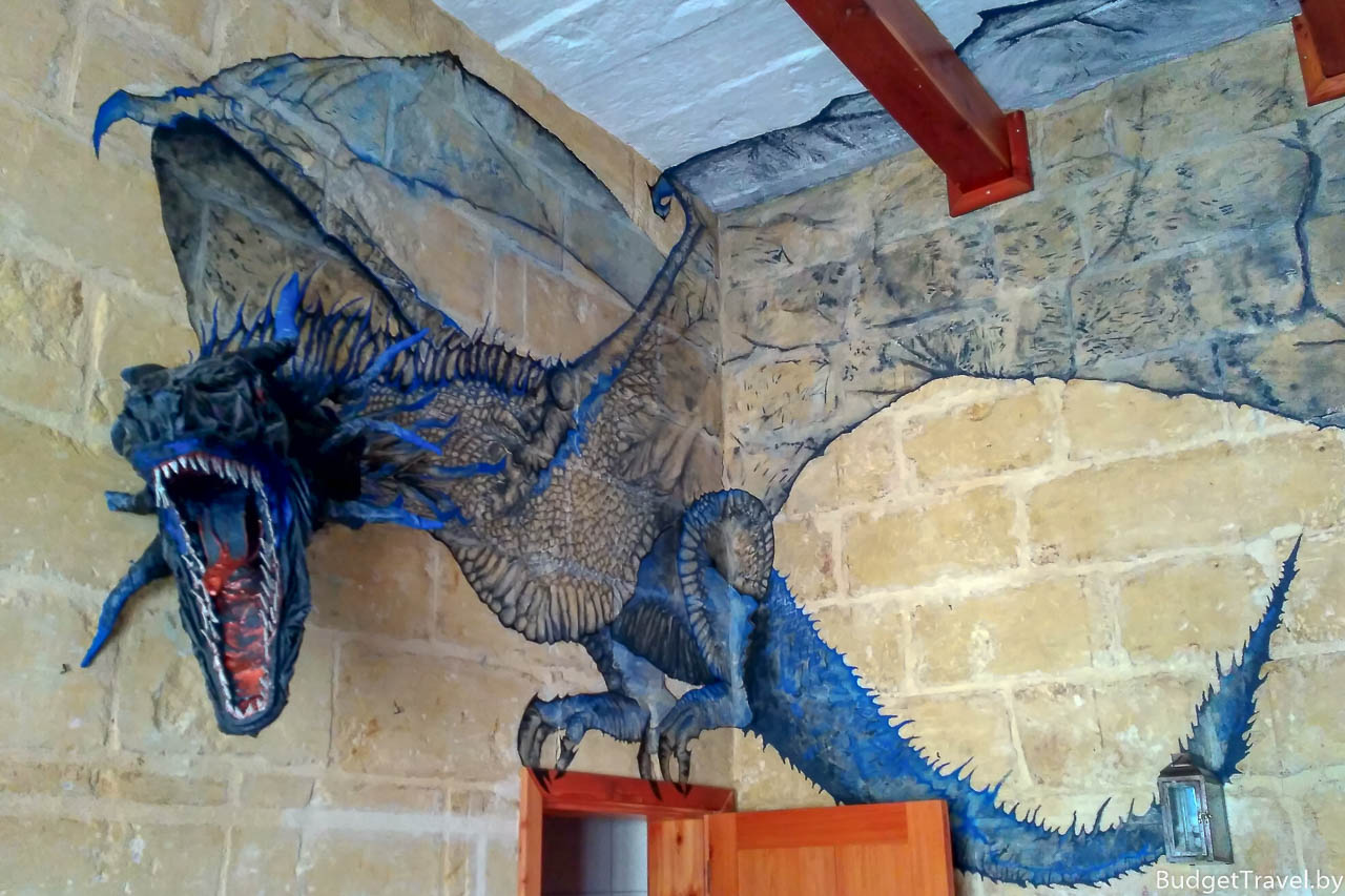 Декорации дракона на стене - Мальта