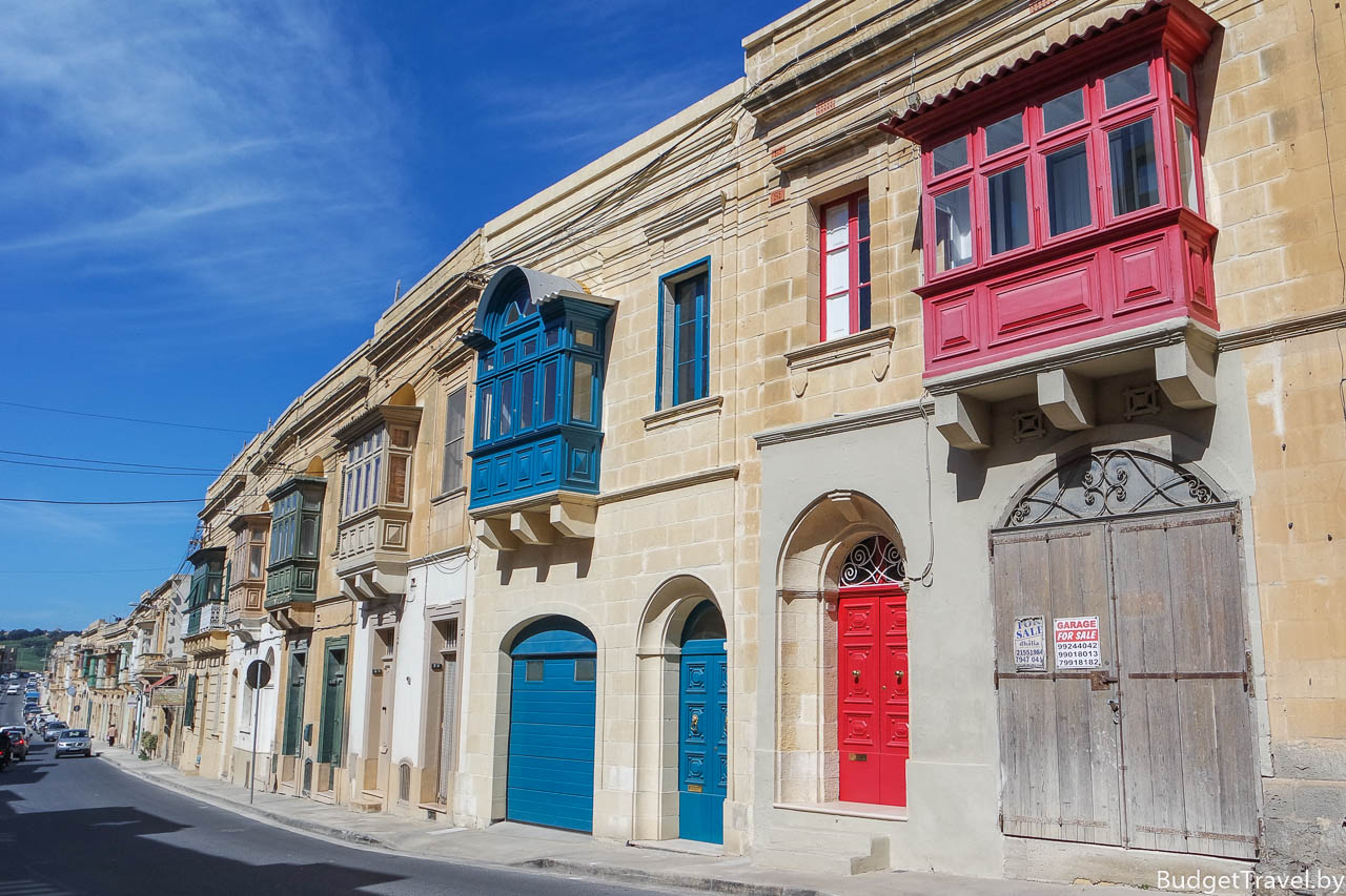 Мальтийские балконы на улицах Гозо