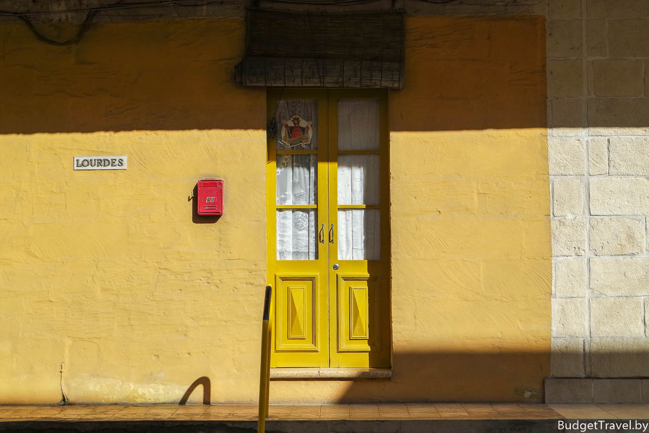 Жёлтая входная дверь на Гозо