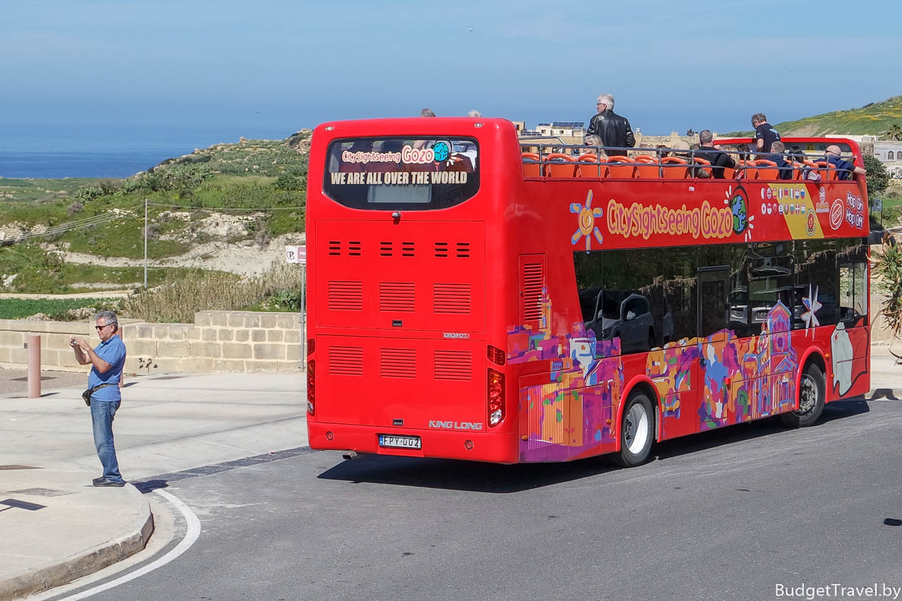 Остановка туристического автобуса Hap-on-Hof-off