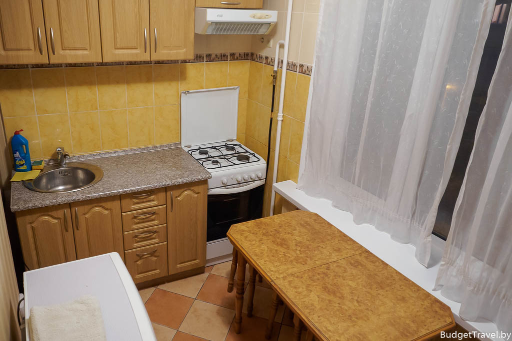 Кухня в снятой на сутки квартире в Киеве