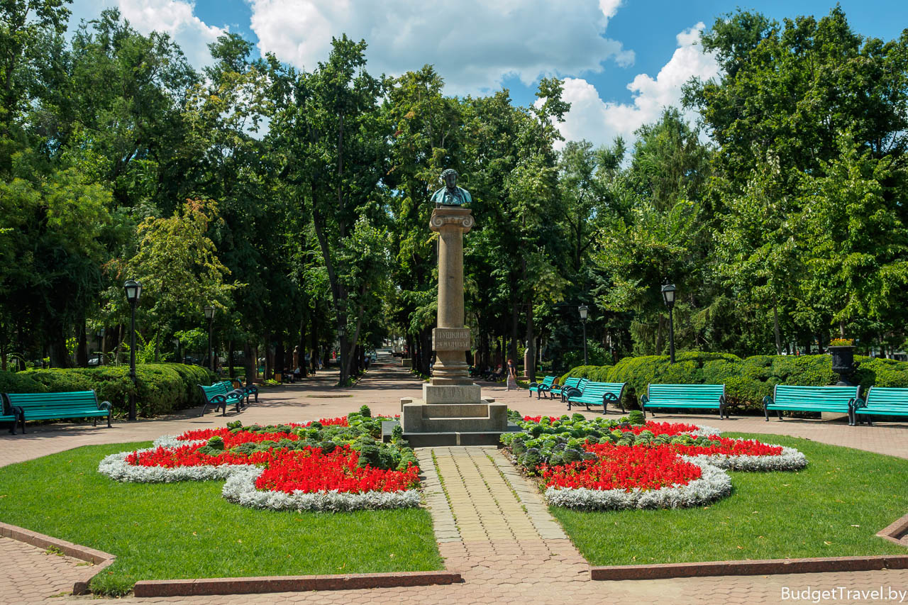 Памятник Пушкину в Кишинёве
