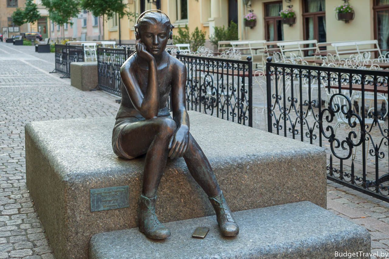 Скульптура Студентки в Осло