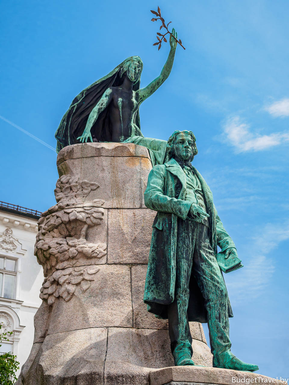 Памятник поэту Францу Прешерн